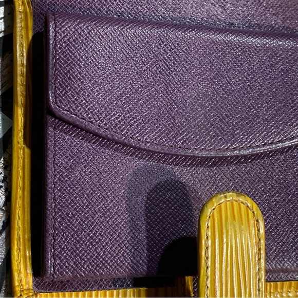 $$ Drop!LouisVuitton Epi Wallet Yellow. Please see pics for complete description - Picture 11 of 16